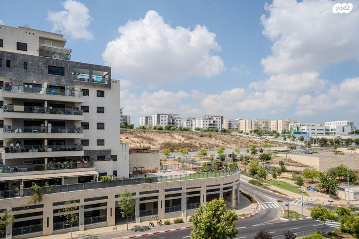 דירה, טופז 23, אבני חן, חריש