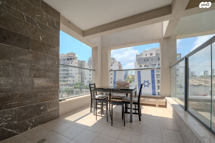 דירה, טופז 23, אבני חן, חריש