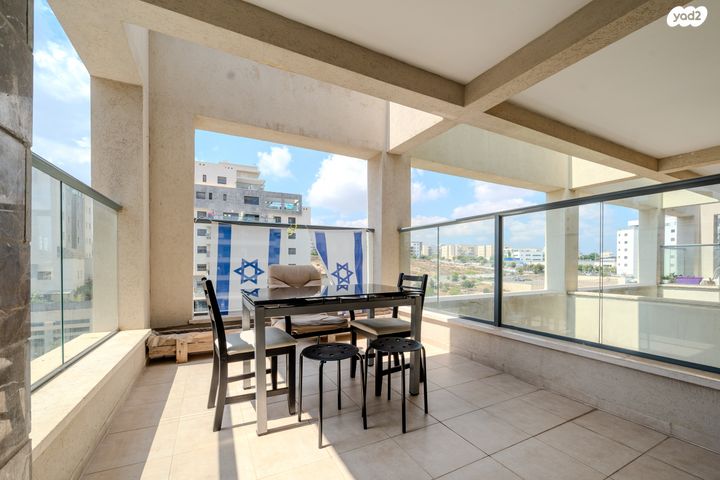 דירה, טופז 23, אבני חן, חריש