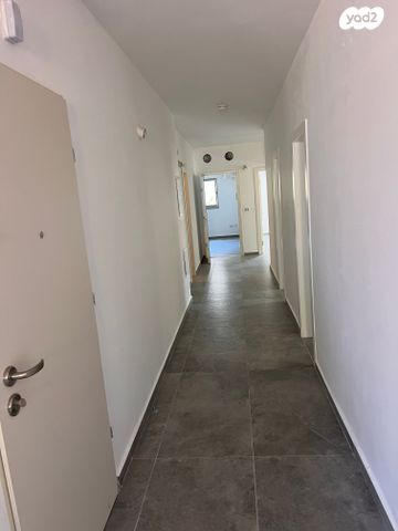 דירה, הדולפין, עג'מי, גבעת העליה, תל אביב יפו