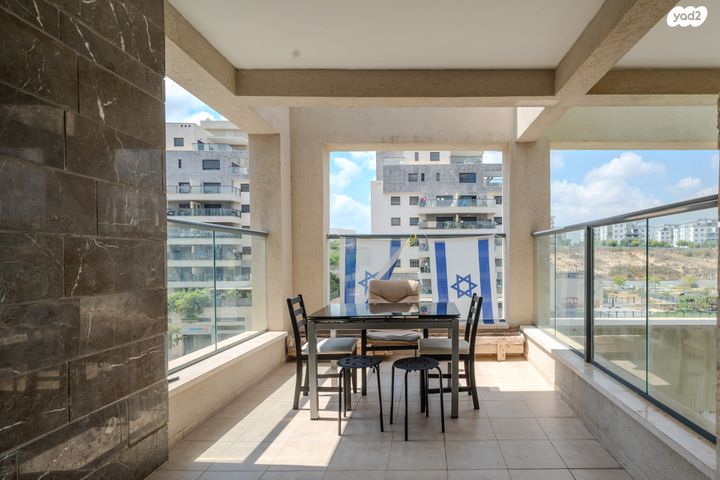 דירה, טופז 23, אבני חן, חריש