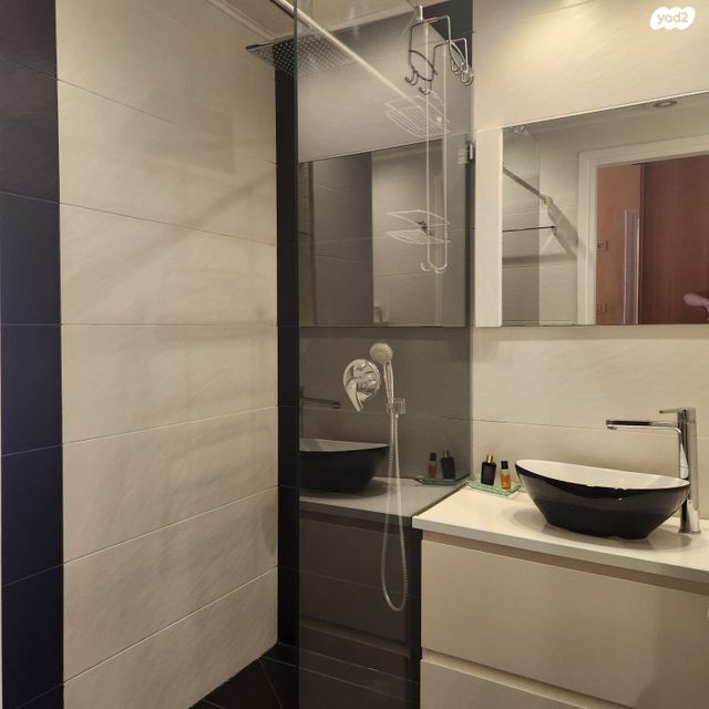 דירה, שדרות מנחם בגין 10, גבעת אולגה, חדרה