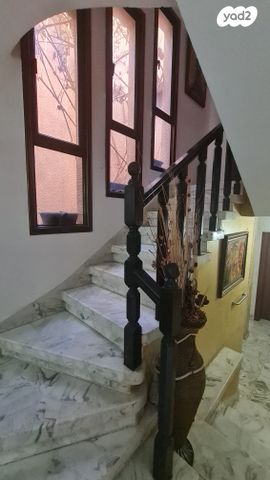 דו משפחתי, נווה אלון, לוד