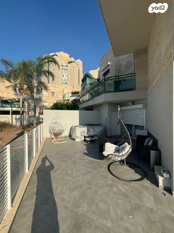 דירת גן, מיכאל אשבל, נווה זאב, נאות אילן, באר שבע