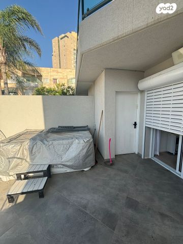 דירת גן, מיכאל אשבל, נווה זאב, נאות אילן, באר שבע