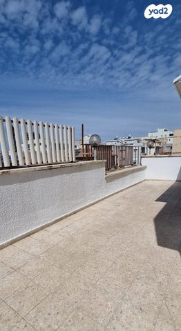 דירה, אחד העם, הרצליה