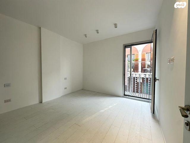 גג/ פנטהאוז, מל"ן 23, כרם התימנים, תל אביב יפו