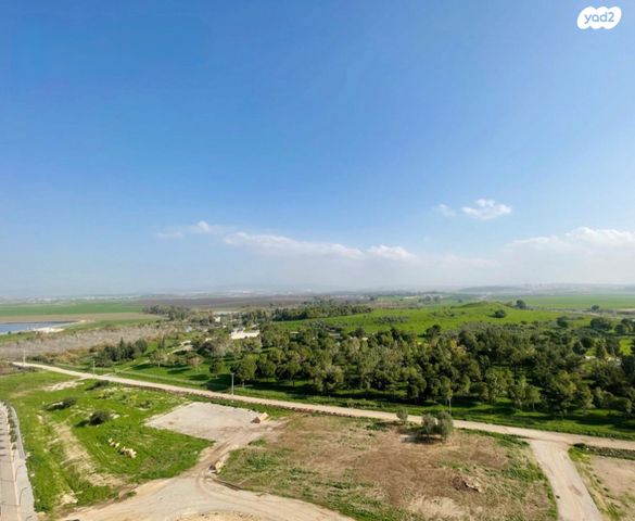 דירה, אהוד מנור, נאות אפק, אפקה, קרית ביאליק