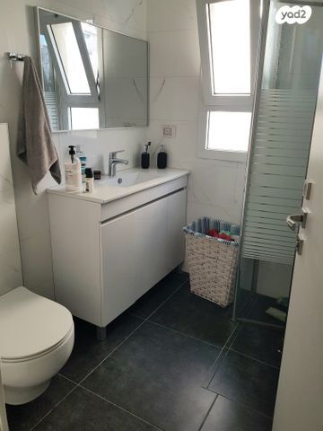 דירה, האחים זייגר, אברמוביץ', ראשון לציון