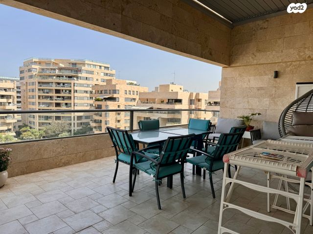 גג/ פנטהאוז, יחזקאל שטרייכמן, הגוש הגדול, רמת אביב החדשה, נופי ים, תל אביב יפו