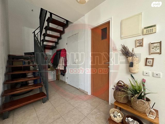 דו משפחתי, חבצלת, גן נר, גן נר