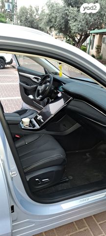 אם ג'י מארוול R