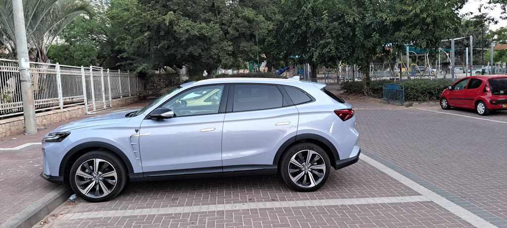 אם ג'י מארוול R