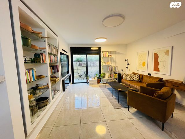 דירת גן, אבני חן, מודיעין מכבים רעות