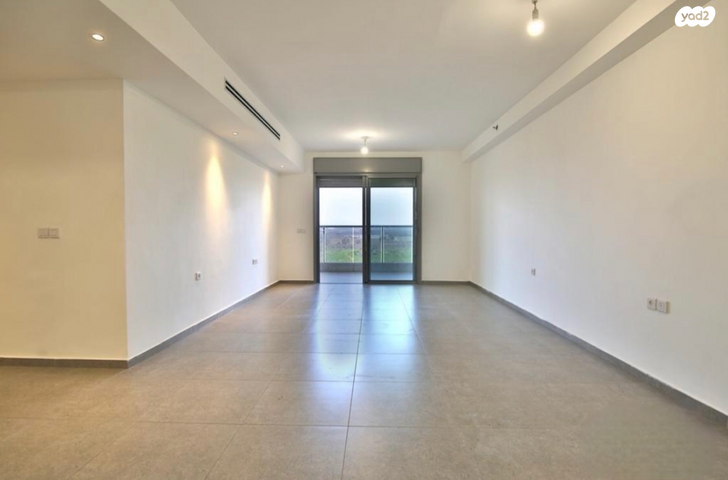 דירה, אהוד מנור, נאות אפק, אפקה, קרית ביאליק