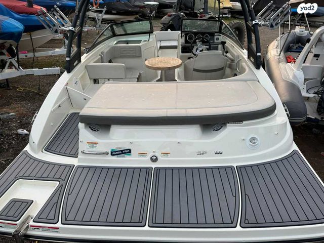 יאכטות - סירות מנוע