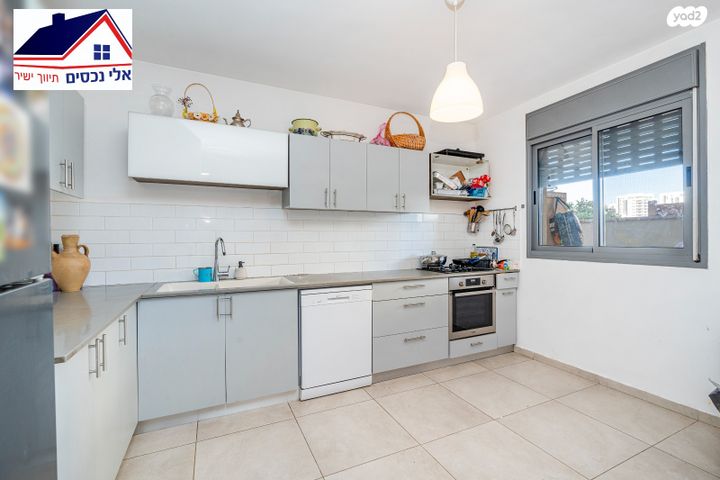 דירת גן, אורן 52, החורש, חריש