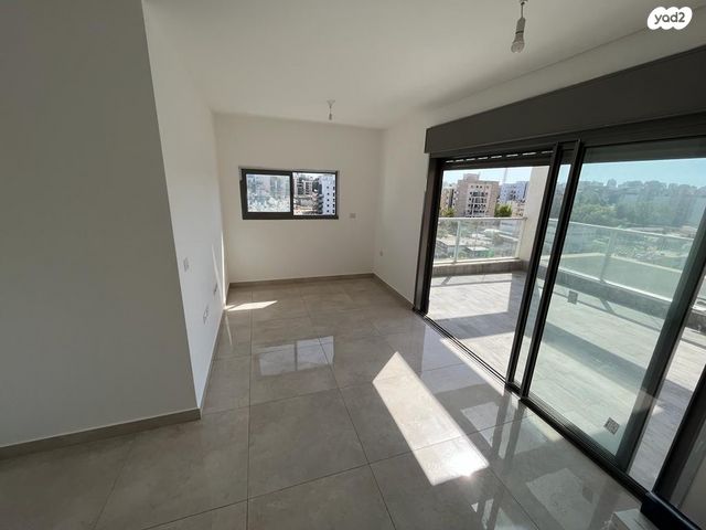 גג/ פנטהאוז, אברהם שפירא, רובע ו', אשדוד