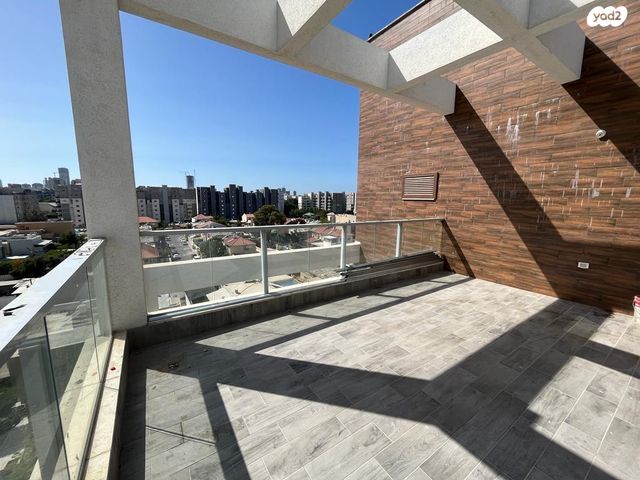 אברהם שפירא 