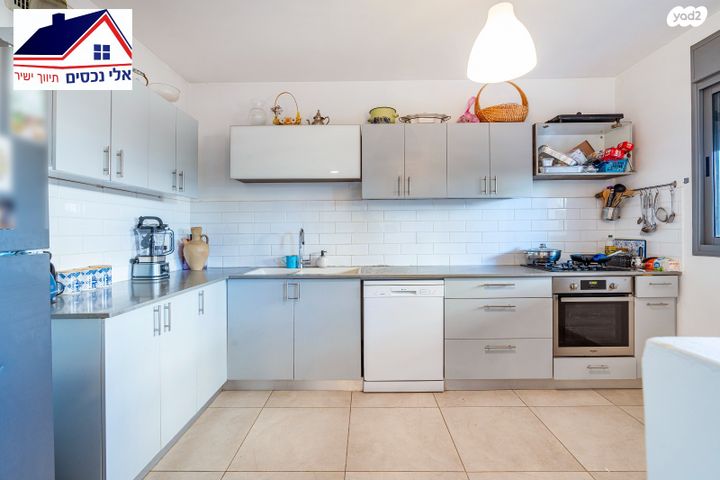 דירת גן, אורן 52, החורש, חריש