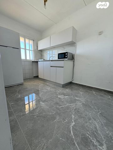 שדרות ירושלים 73