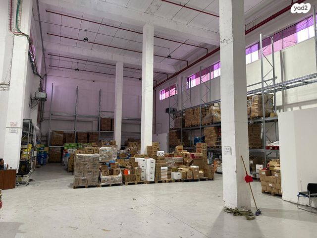 מבני תעשיה, מעלה אדומים