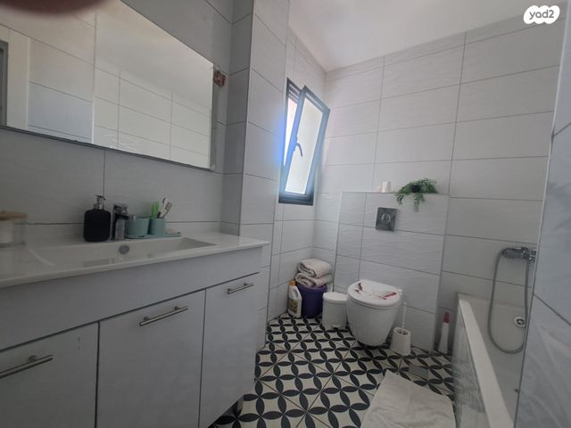 דירה, הקוממיות, הנביאים, בת ים