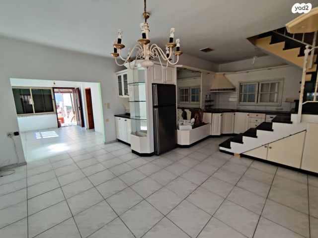 דופלקס, סלע, רחובות