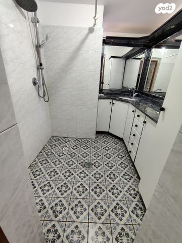 דופלקס, סלע, רחובות