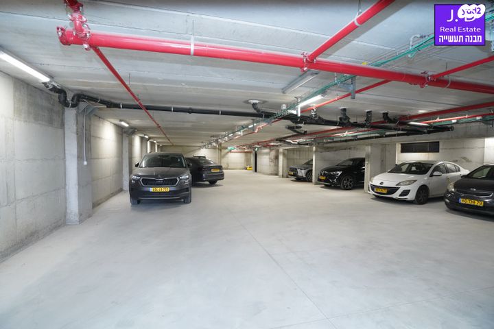 מבני תעשיה, אזור תעשיה ספיר, נתניה