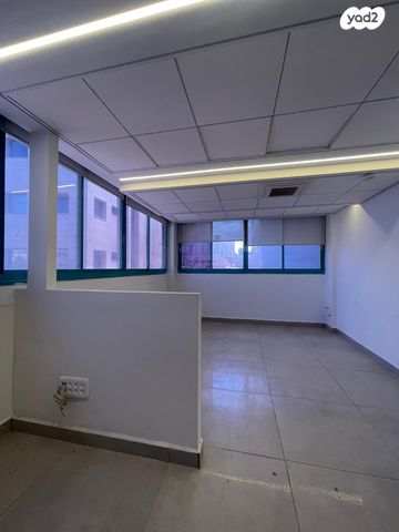 משרדים, בורסה, רמת גן