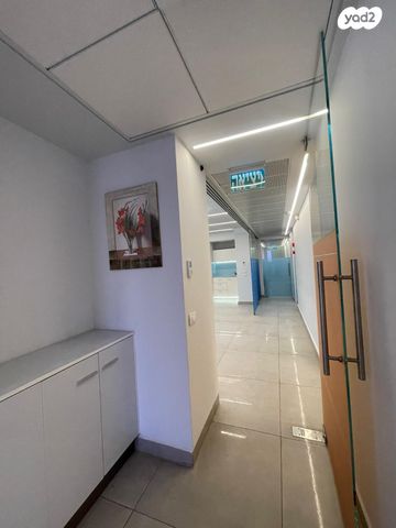 משרדים, בורסה, רמת גן