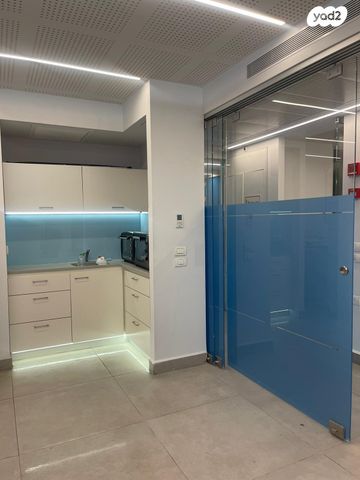 משרדים, בורסה, רמת גן