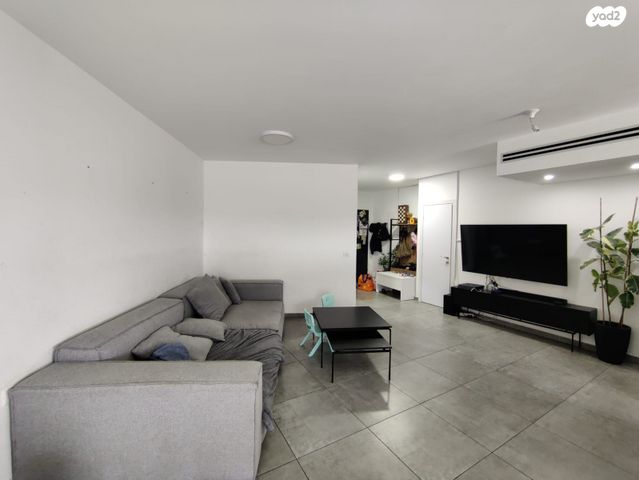 דירה, הנמל, נאות רבין, יבנה