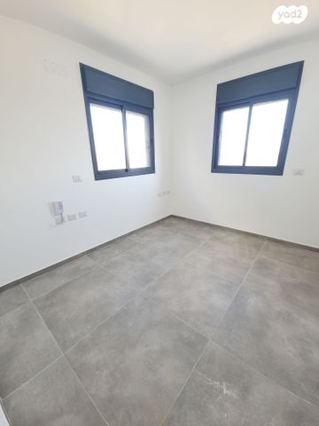 דירה, לוטם, הפרחים, חריש