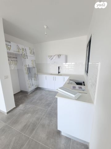 דירה, לוטם, הפרחים, חריש