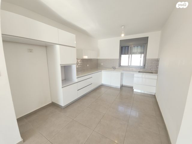 דירה, כלנית, הפרחים, חריש