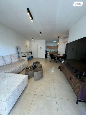 דירה, אברוצקי 14, כפר סבא הירוקה, כפר סבא