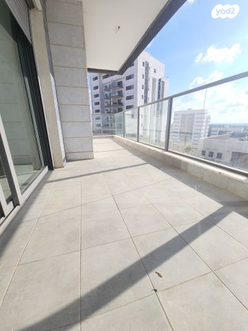 דירה, כלנית, הפרחים, חריש