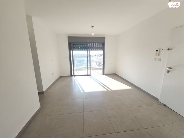 דירה, כלנית, הפרחים, חריש