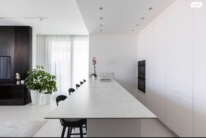 גג/ פנטהאוז, אליהו ברלין, אזורי חן, גימל החדשה, תל אביב יפו