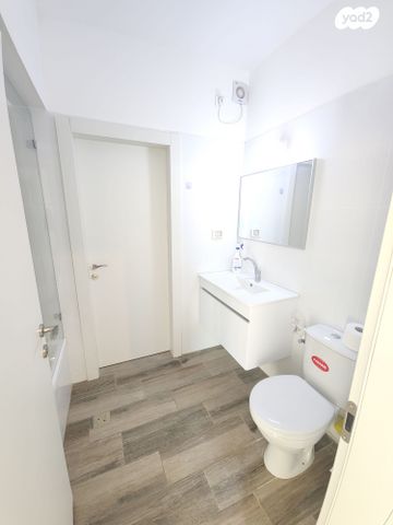 דירה, כלנית, הפרחים, חריש