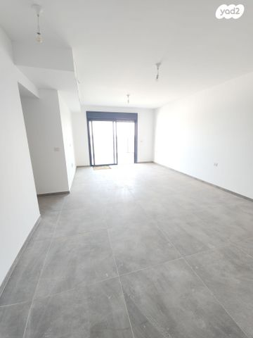 דירה, לוטם, הפרחים, חריש