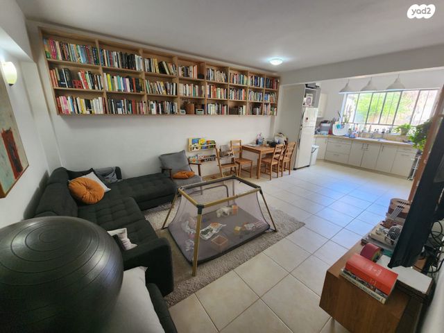 דם המכבים 33