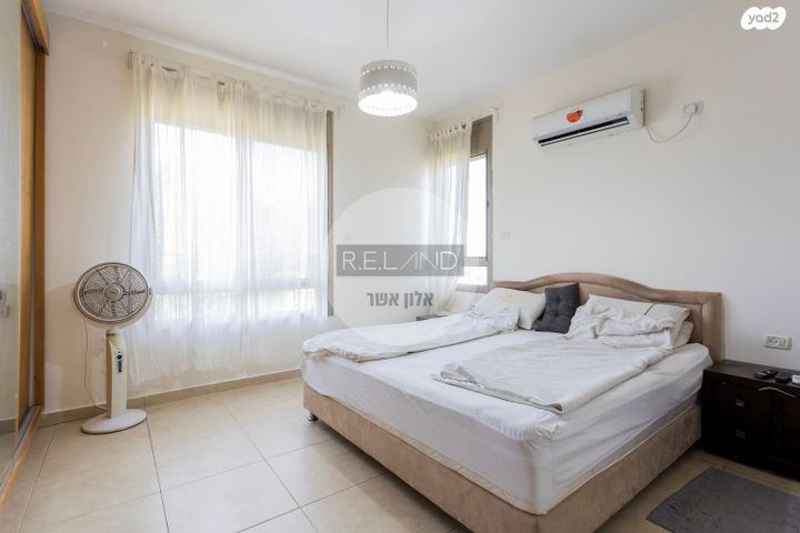 בית פרטי/ קוטג', אומץ, אומץ