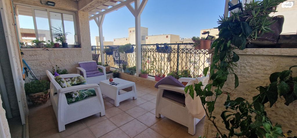 הרב אריה בינה 