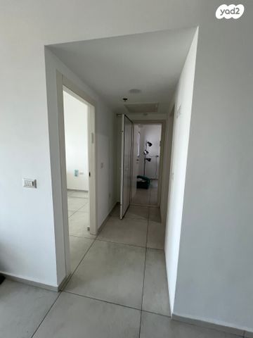 דירה, דרך מנחם בגין 144, מונטיפיורי, הרכבת, תל אביב יפו