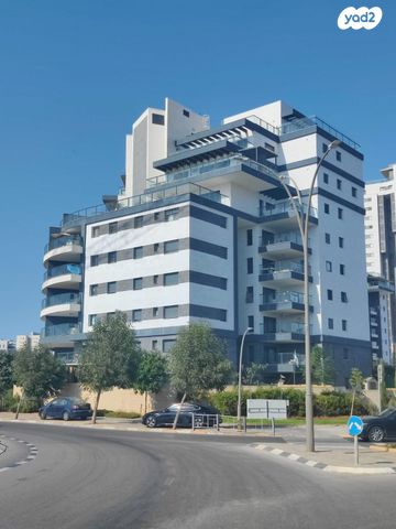 דירה, הנמל, נאות רבין, יבנה