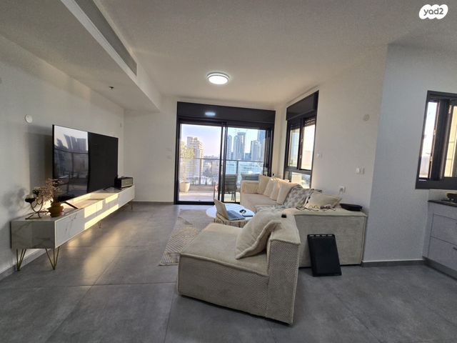 דירה, גבעתיים