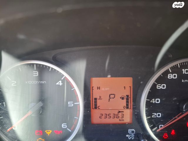 מיצובישי טרייטון / L200